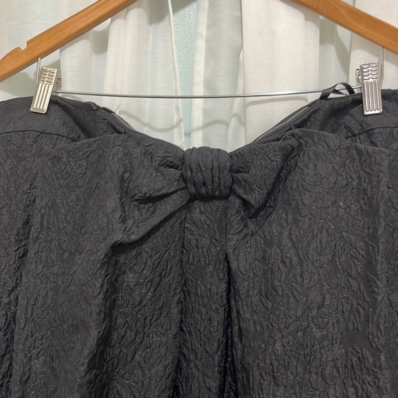 BCBGMaxazria 30% Silk Oversized Black Non Slip Dress Cup Support a107 - Picture 2 of 6